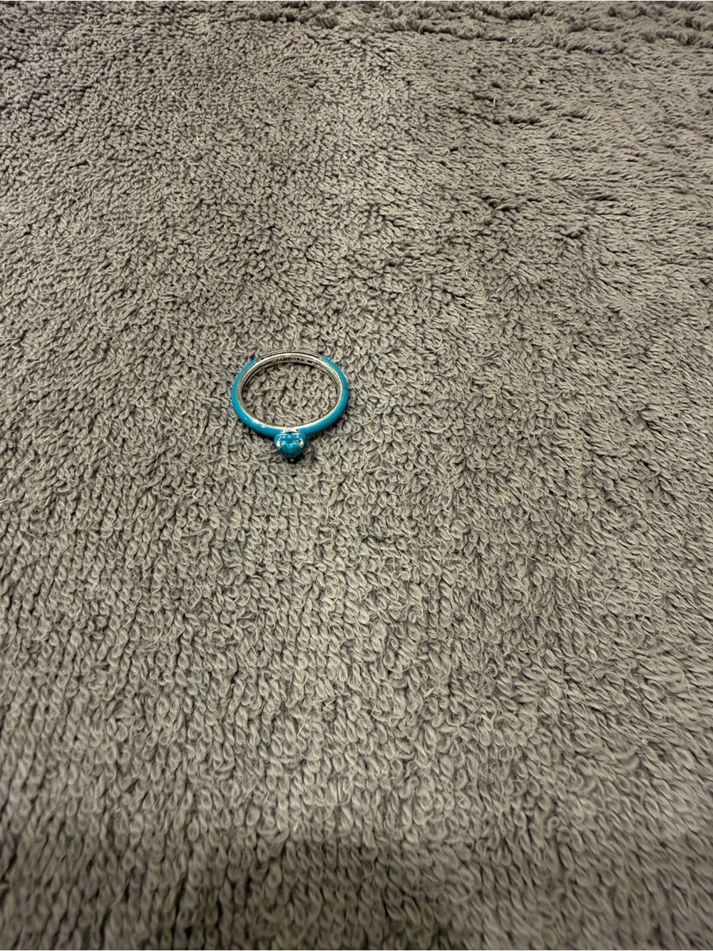 Turquoise colored heart stone ring 💍 size 5